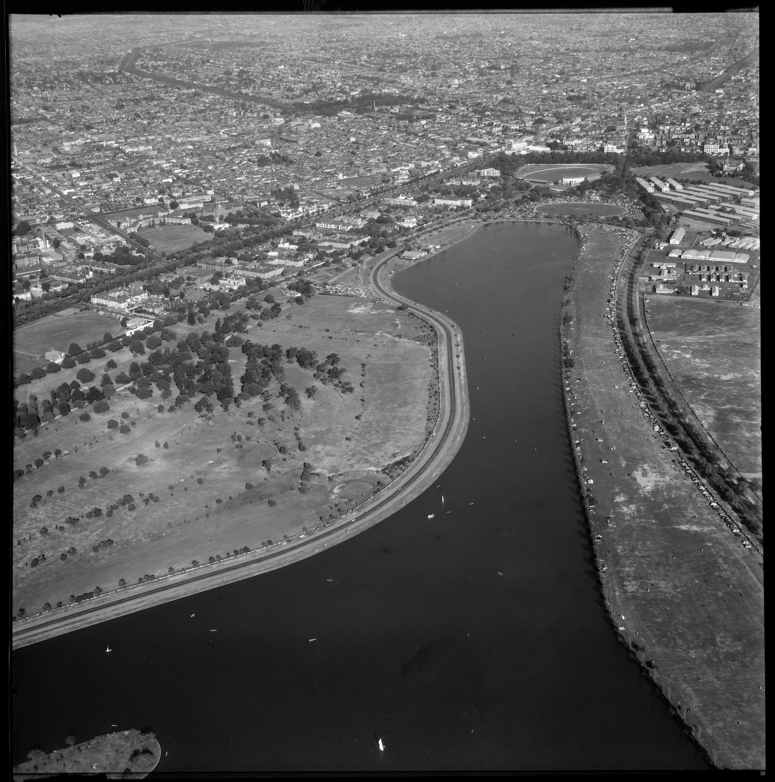 70 Years of the Albert Park Circuit The Race Torque